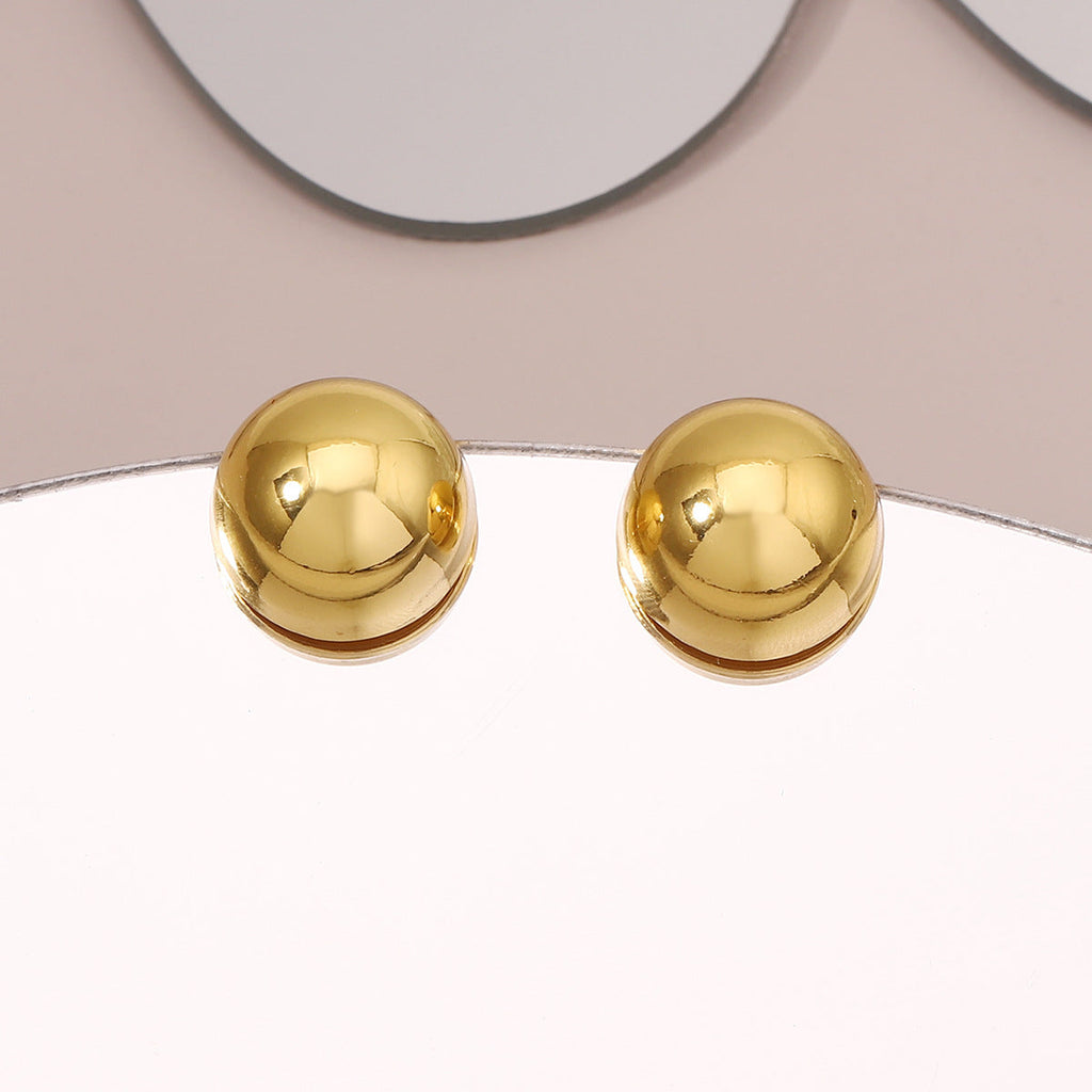 Romantic Gold Earring for Special Moments