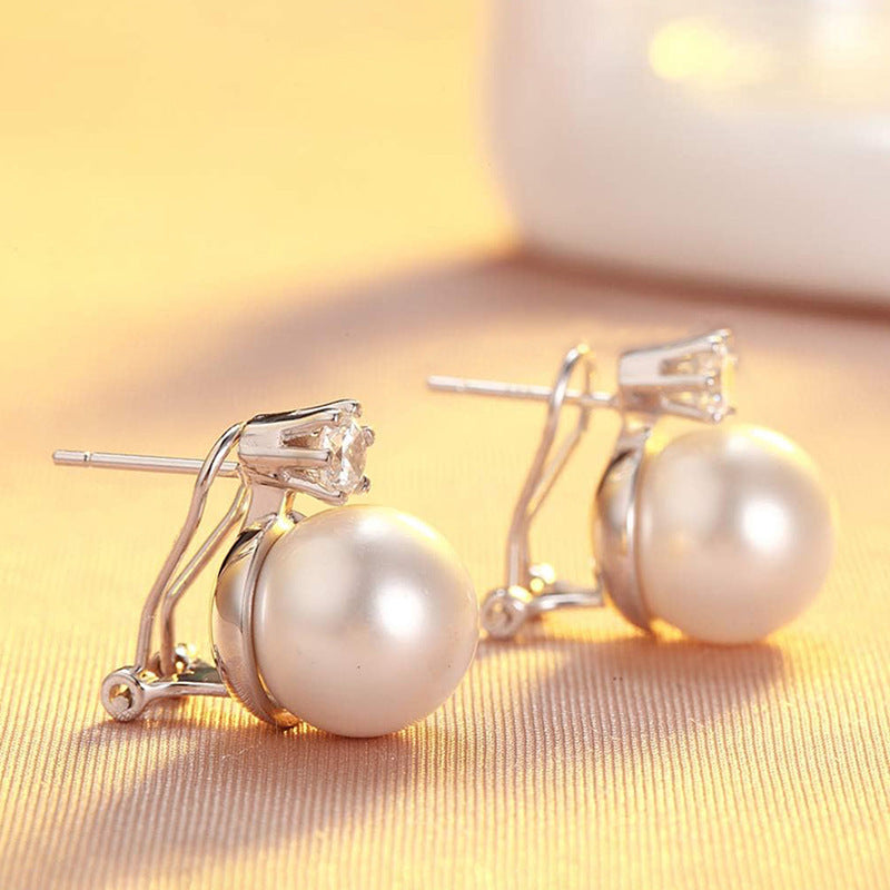 Classic Pearl Earring with Timeless Appeal