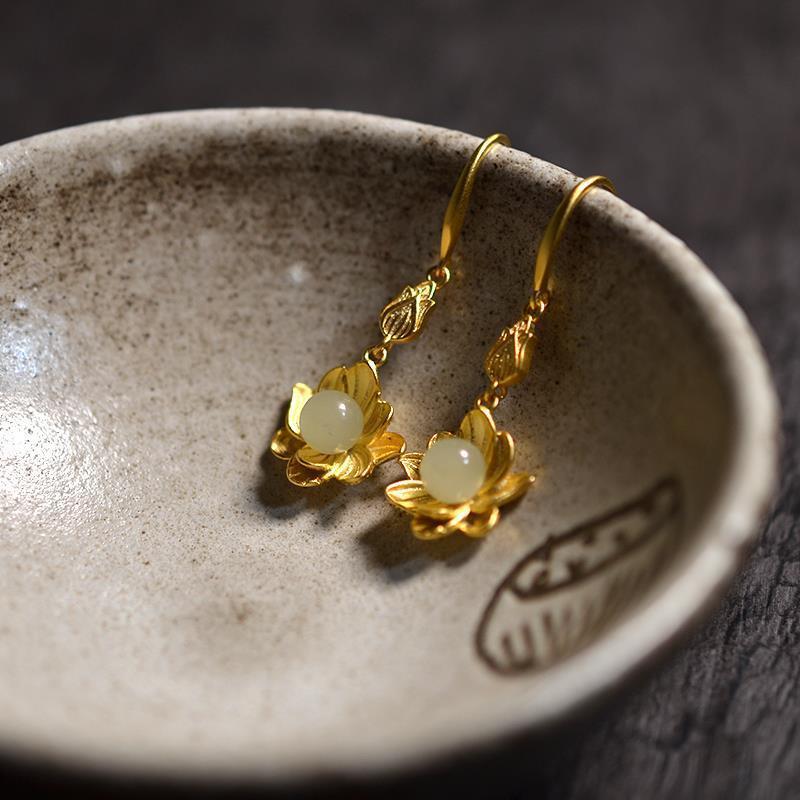 Stunning Gold Earring for Daily Wear