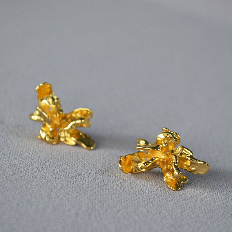 Beautiful Gold Earring with Unique Style