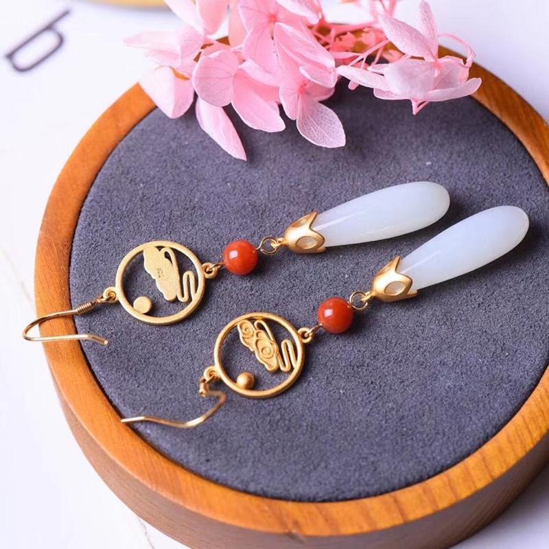 Romantic Gold Earring for Special Moments