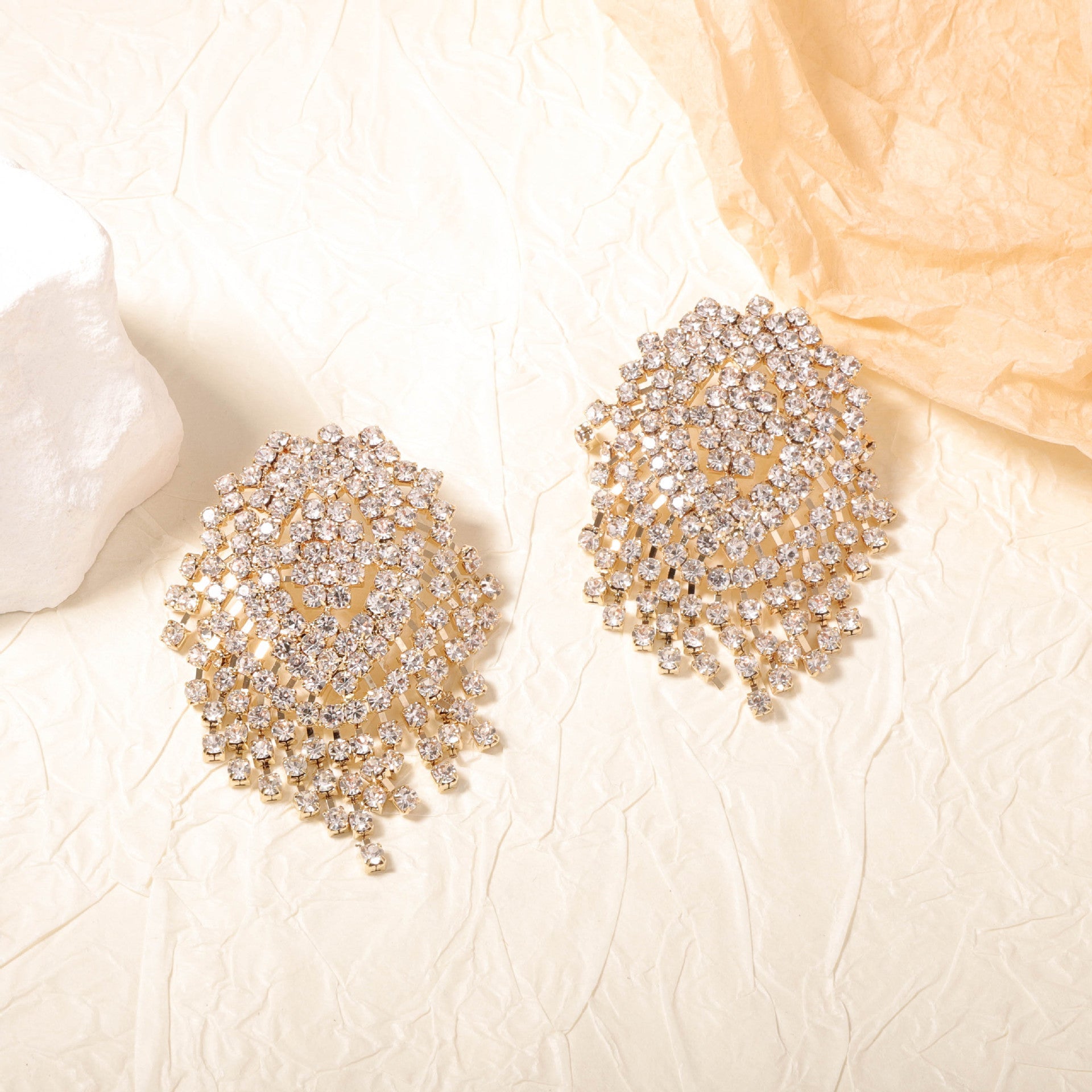 Charming Earring for Any Occasion