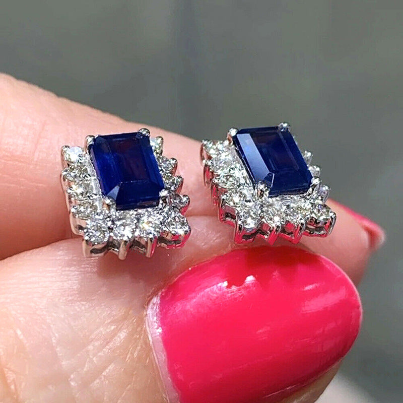 Charming Earring for Any Occasion