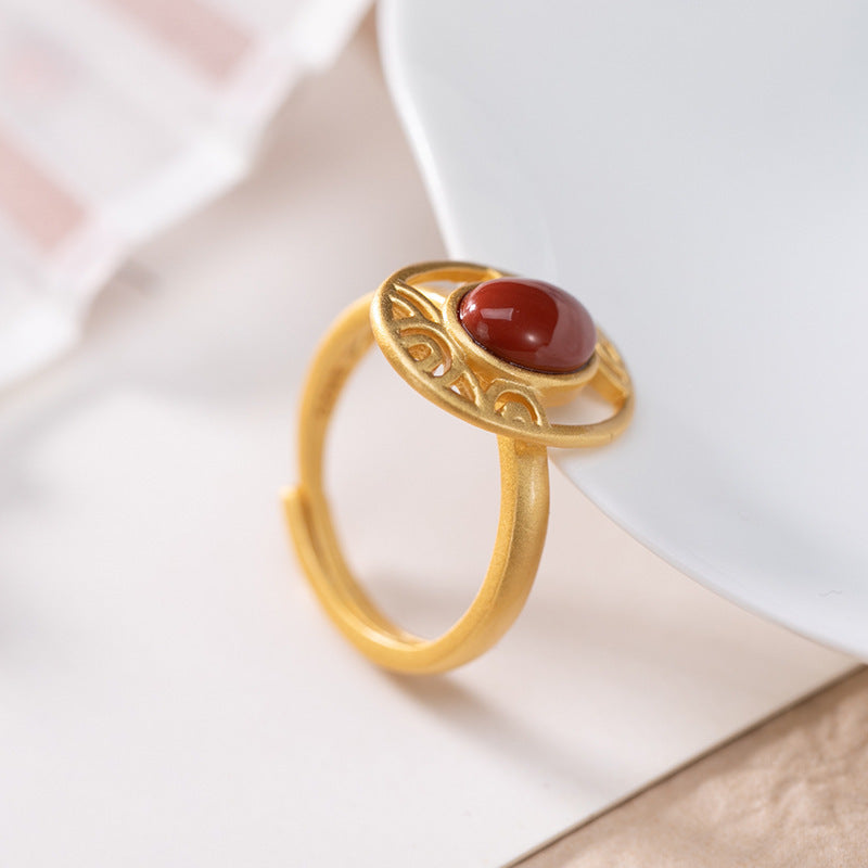Classic Gold Ring with Timeless Appeal