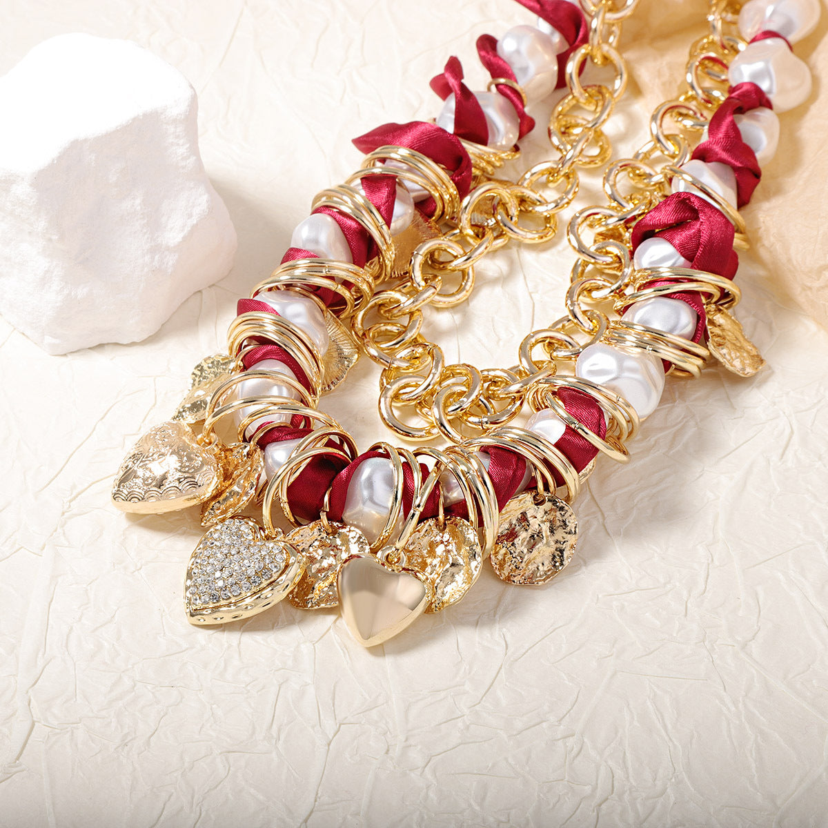 Romantic Pearl Necklace for Special Moments