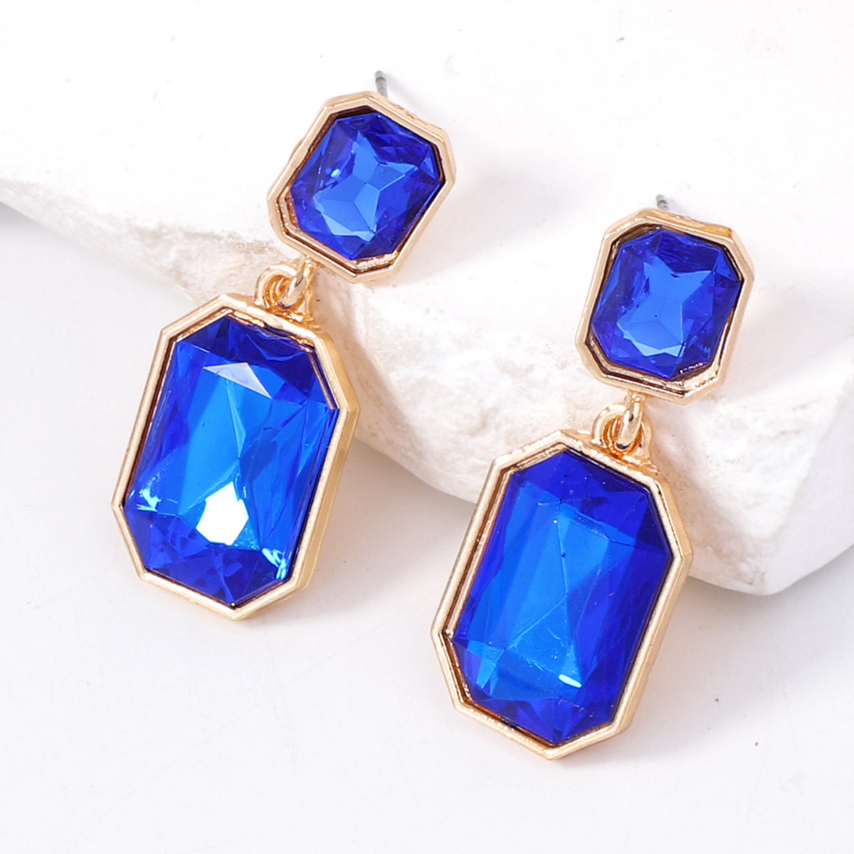 Charming Piece for Any Occasion