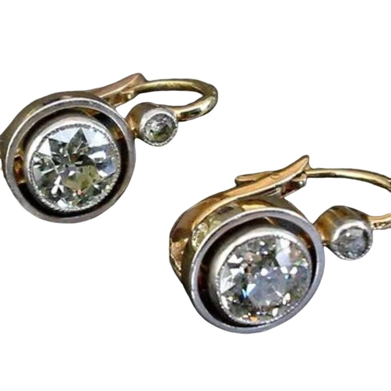 Elegant Gold Earring for Every Occasion