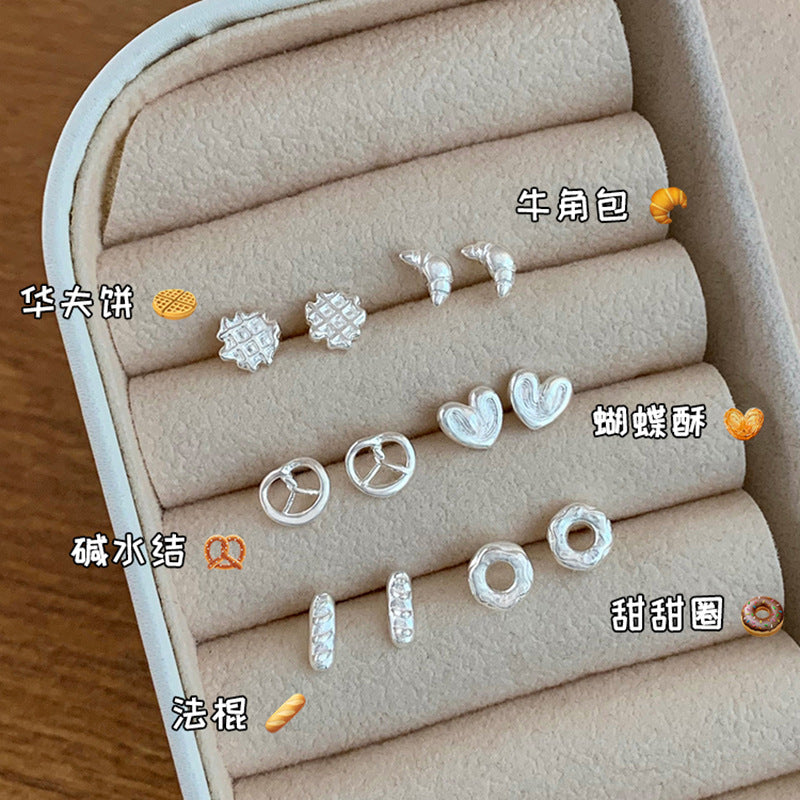 Charming Piece for Any Occasion