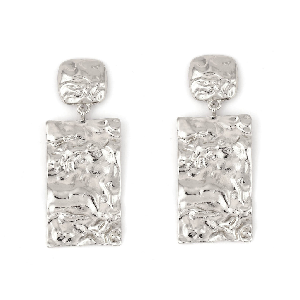 Classic Gold Earring with Timeless Appeal