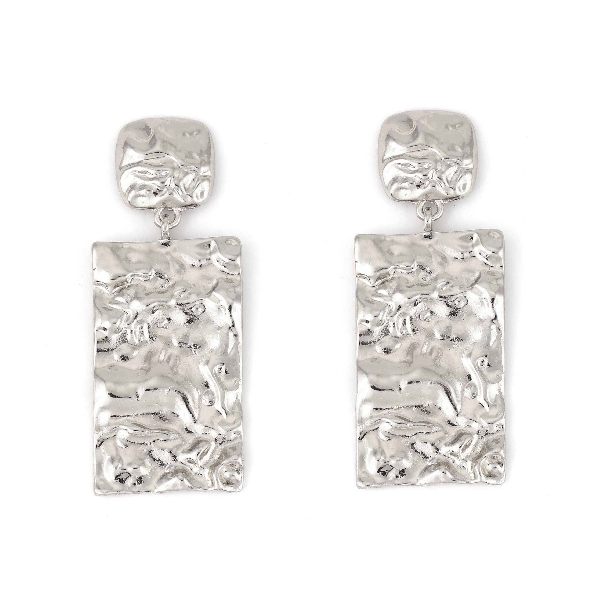 Classic Gold Earring with Timeless Appeal