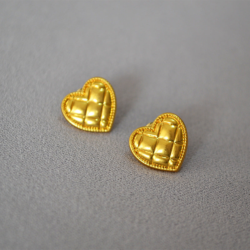 Elegant Gold Earring for Every Occasion