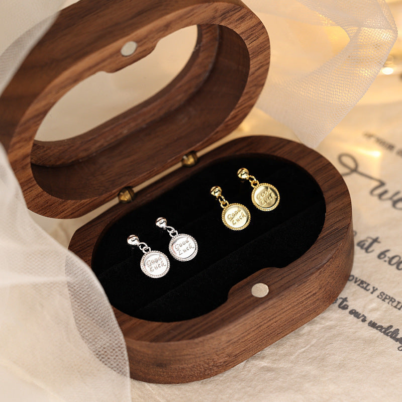 Charming Earring for Any Occasion