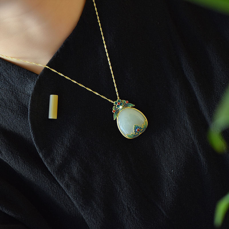 Stunning Gold Necklace for Daily Wear