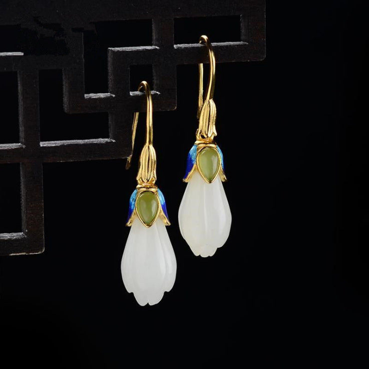 Romantic Silver Earring for Special Moments