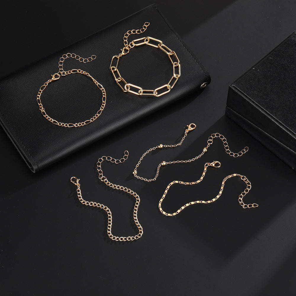 Romantic Gold Bracelet for Special Moments