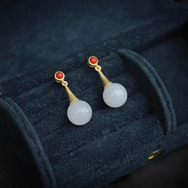 Charming Gold Earring for Any Occasion
