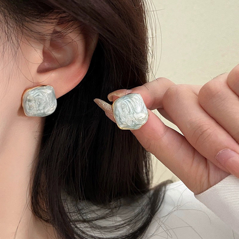 Classic Earring with Timeless Appeal