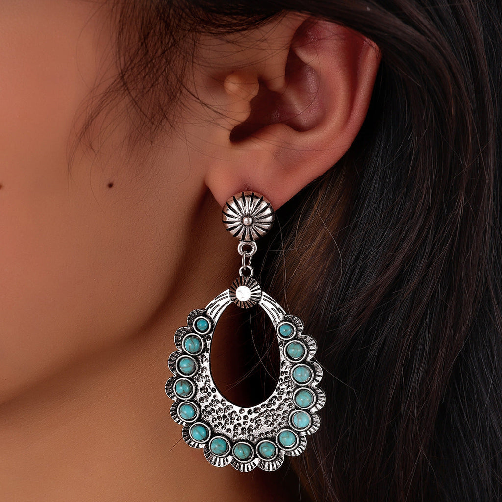 Charming Earring for Any Occasion