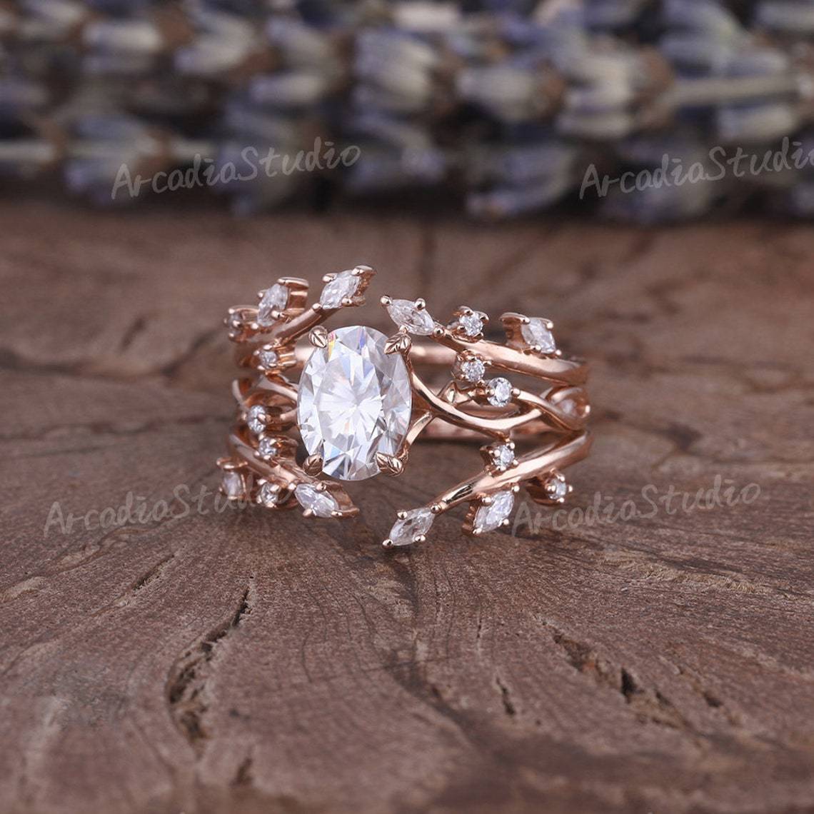 Classic Gold Ring with Timeless Appeal