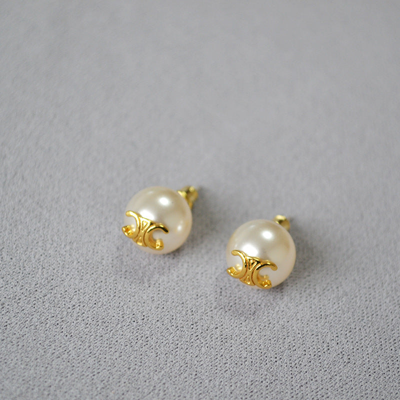 Charming Silver Earring for Any Occasion