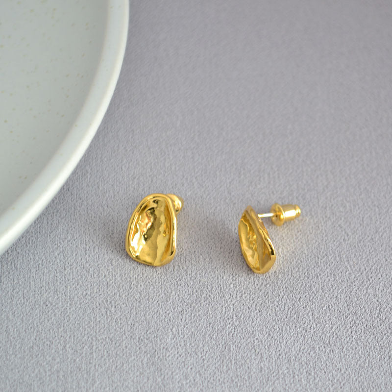 Charming Silver Earring for Any Occasion