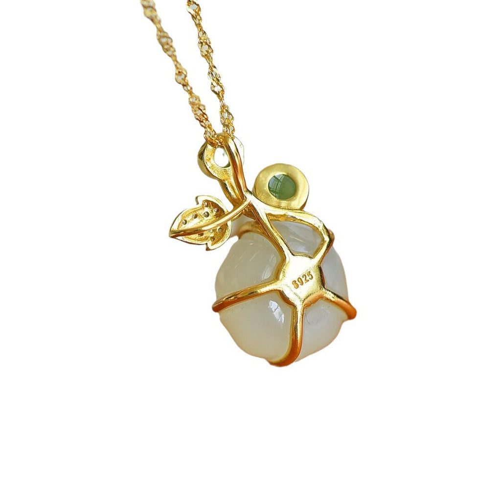Charming Silver Pendant for Any Occasion