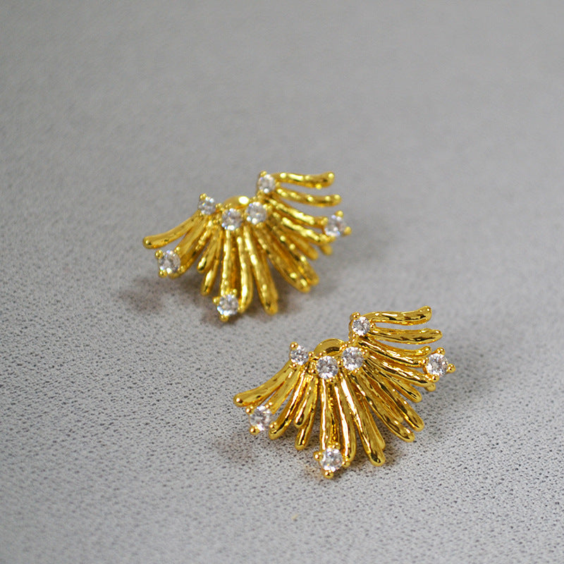 Charming Silver Earring for Any Occasion