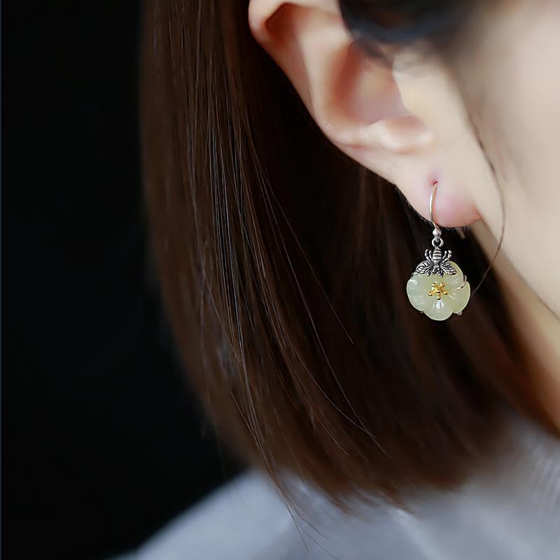 Elegant Silver Earring for Every Occasion