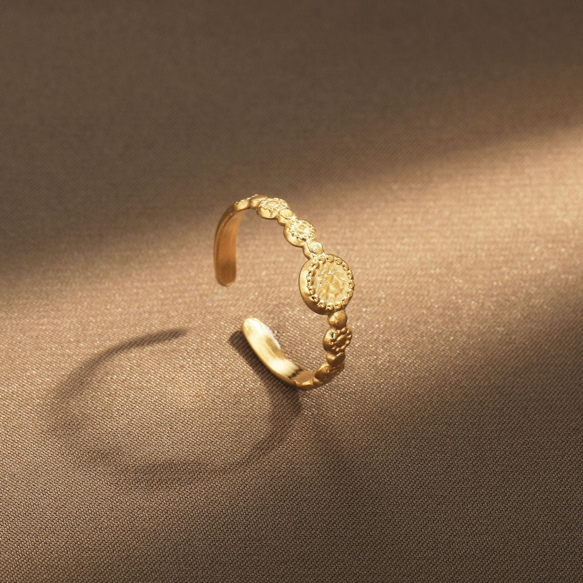 Elegant Gold Ring for Every Occasion