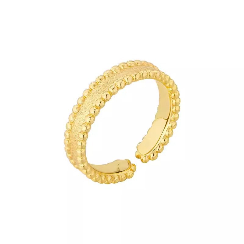 Romantic Gold Ring for Special Moments