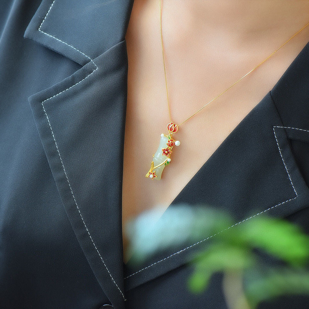Stunning Silver Necklace for Daily Wear