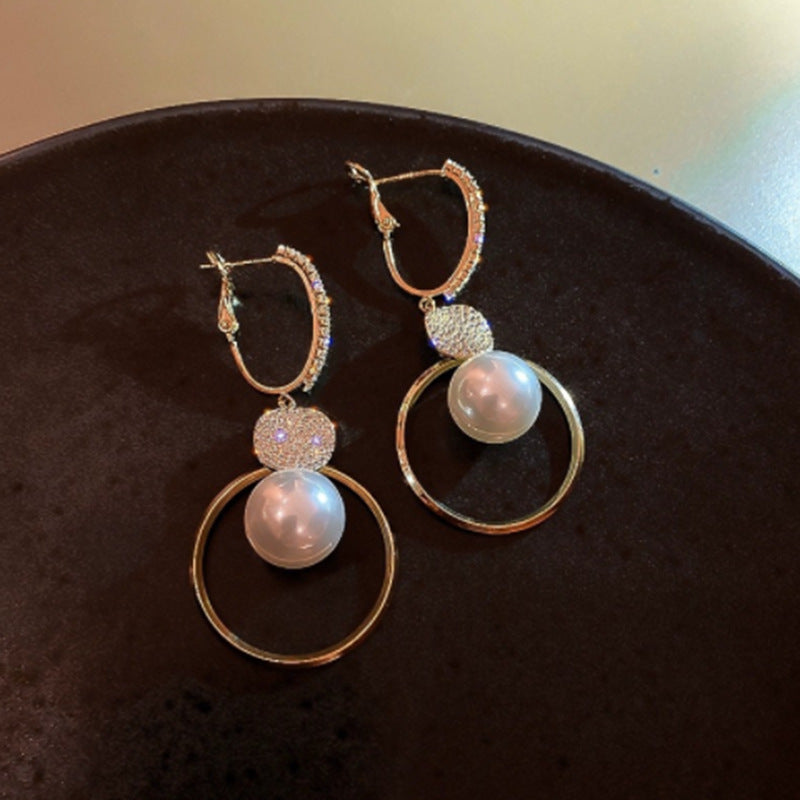 Romantic Silver Earring for Special Moments