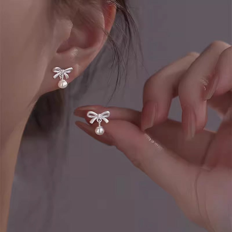 Beautiful Pearl Earring with Unique Style