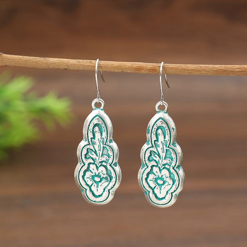 Charming Earring for Any Occasion