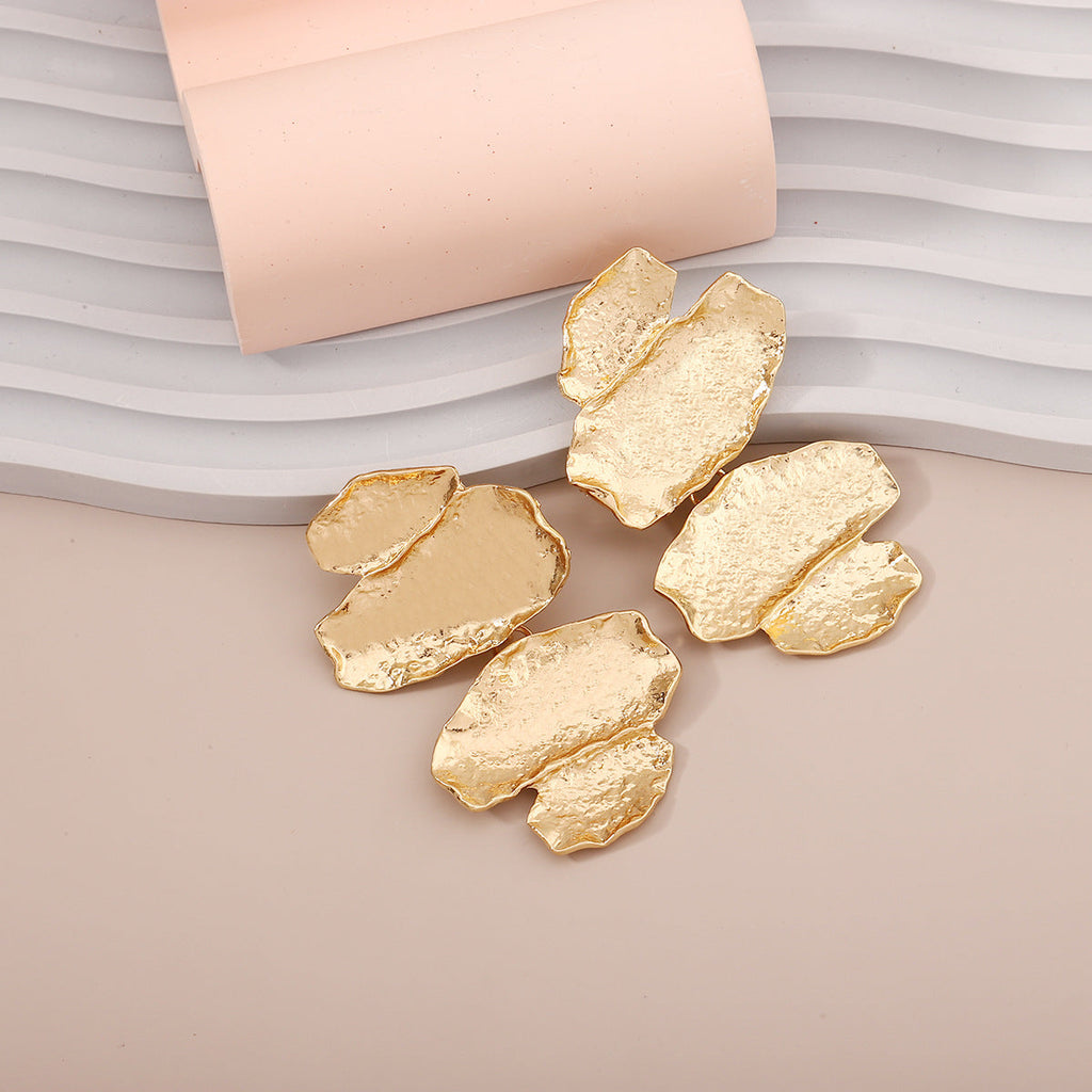 Beautiful Gold Earring with Unique Style