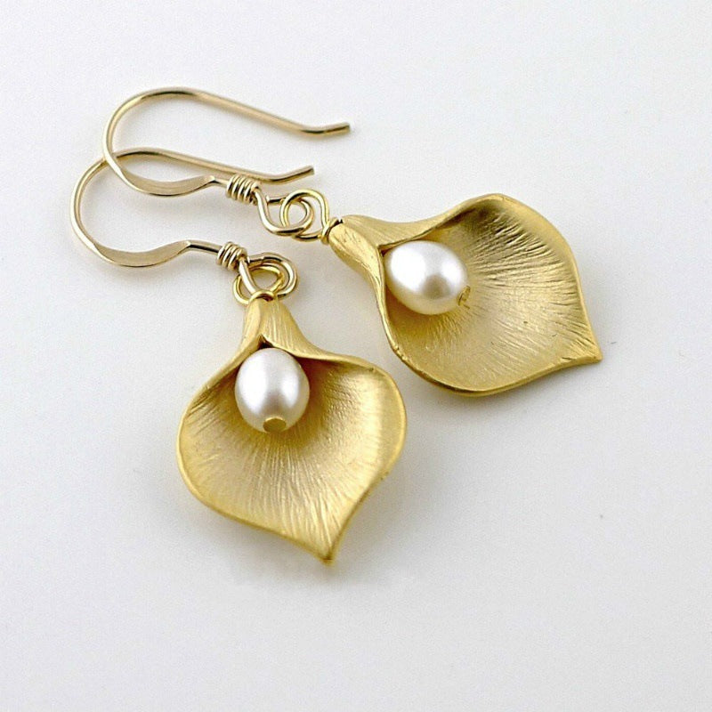 Charming Pearl Earring for Any Occasion