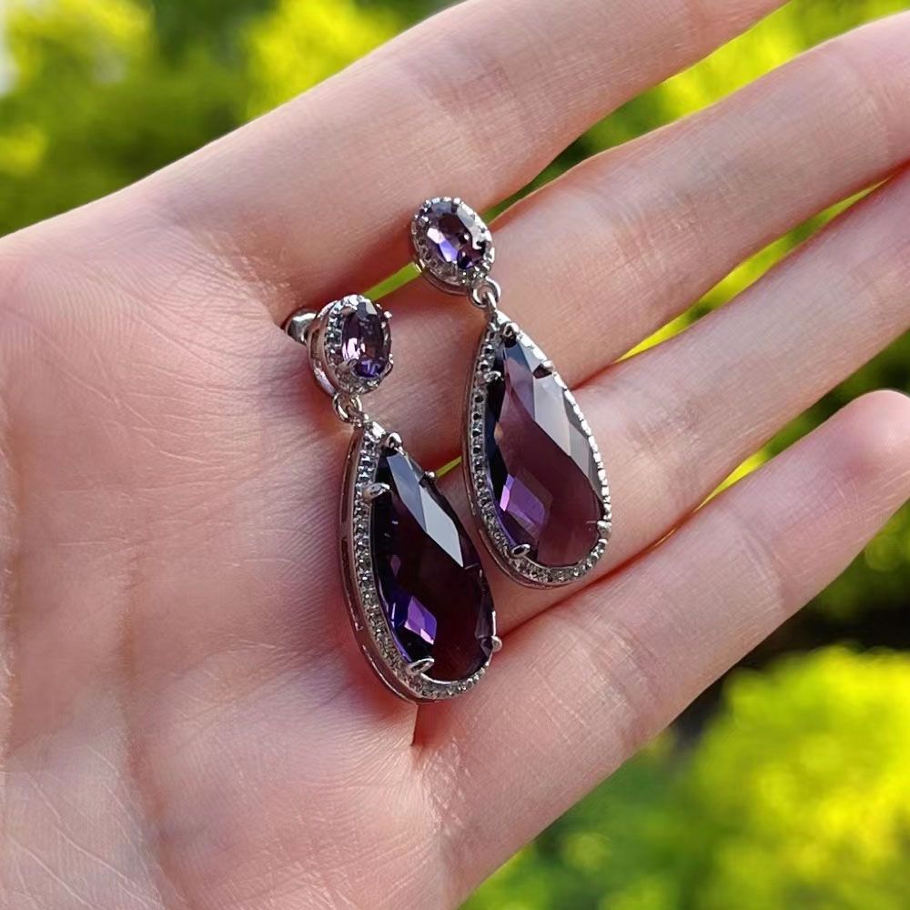 Charming Earring for Any Occasion