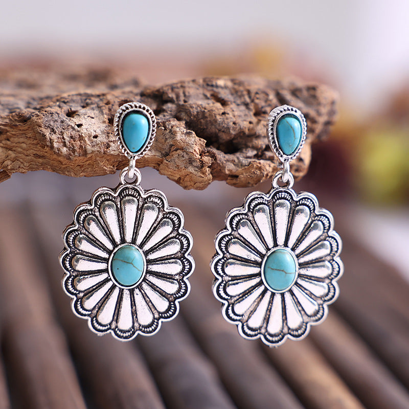 Charming Earring for Any Occasion