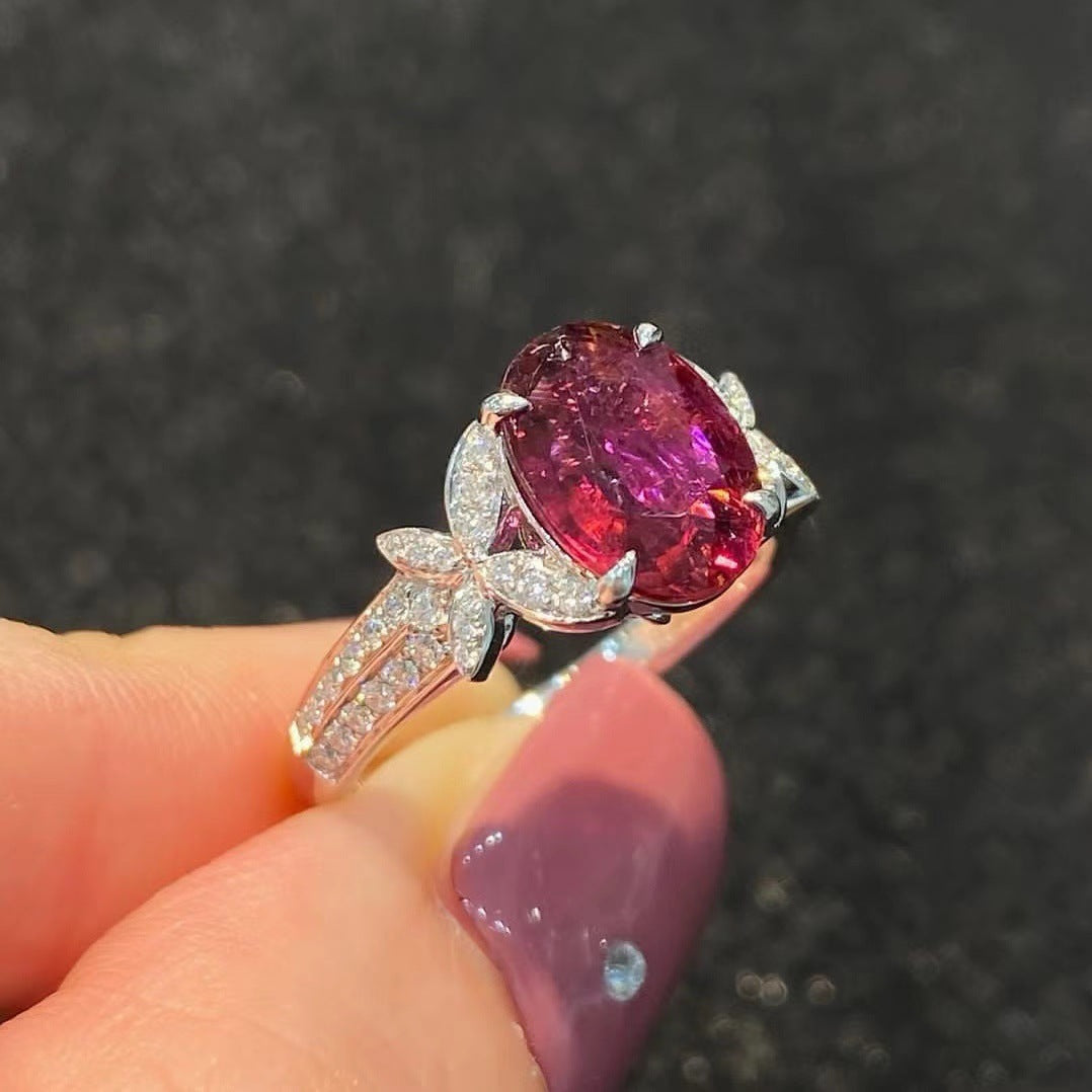 Classic Silver Ring with Timeless Appeal