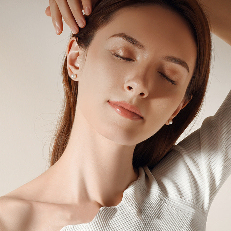 Classic Pearl Earring with Timeless Appeal
