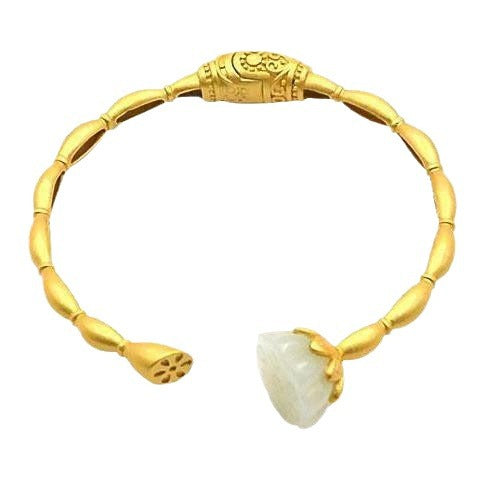 Romantic Gold Bracelet for Special Moments