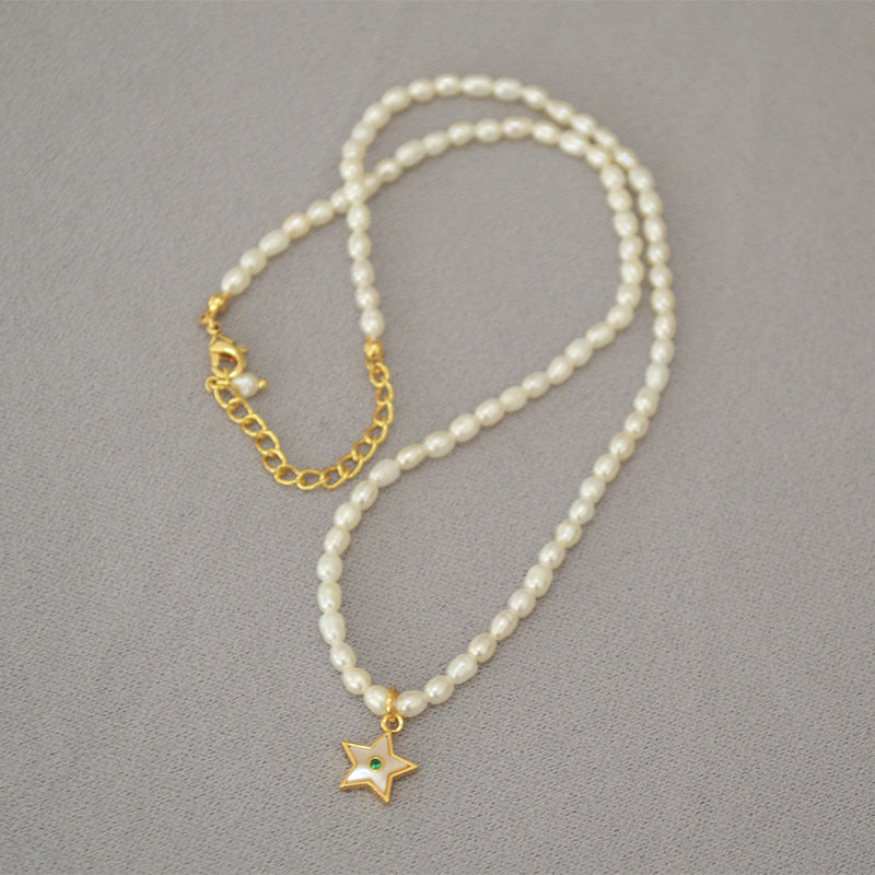 Classic Pearl Necklace with Timeless Appeal