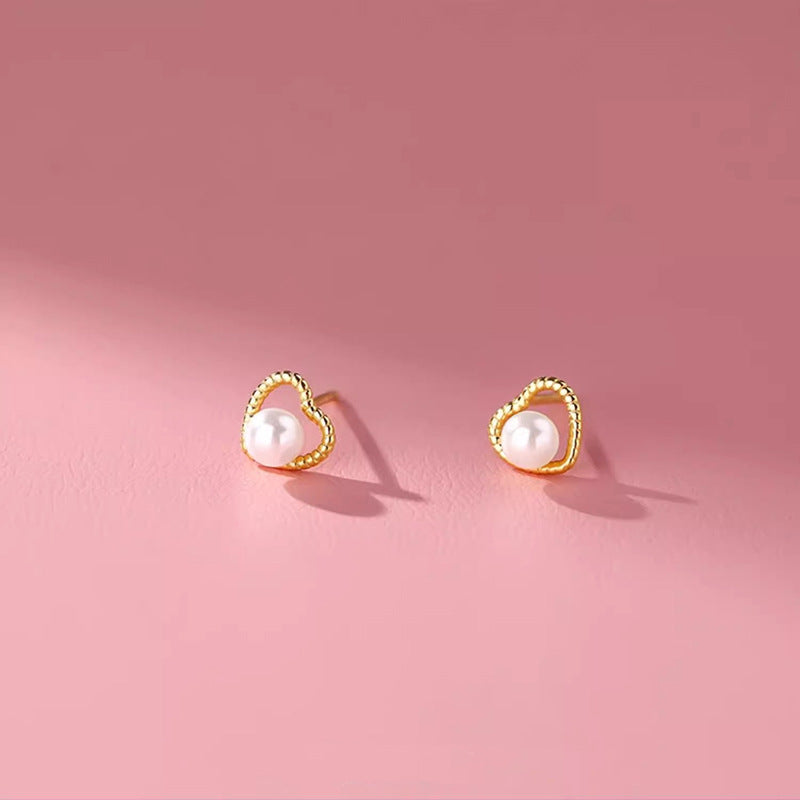 Romantic Pearl Earring for Special Moments