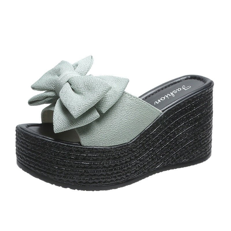 Graceful Orthopedic Sandals for Modern Look