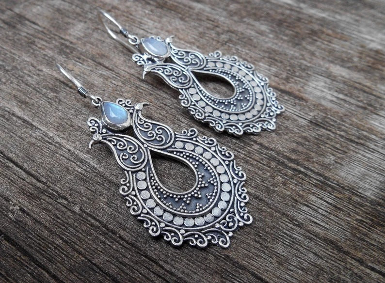 Charming Earring for Any Occasion