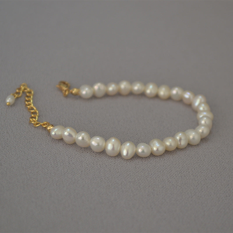Classic Pearl Bracelet with Timeless Appeal