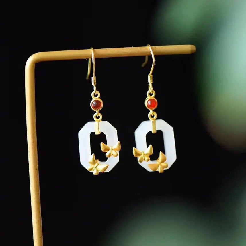 Beautiful Gold Earring with Unique Style