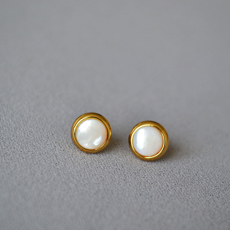Beautiful Gold Earring with Unique Style