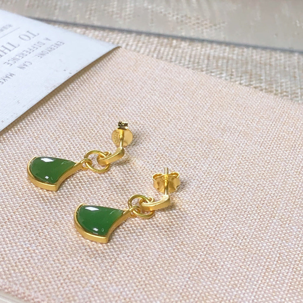 Classic Gold Earring with Timeless Appeal