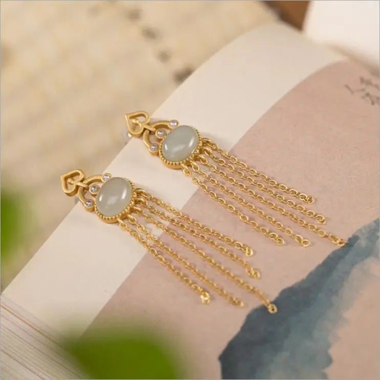 Elegant Gold Earring for Every Occasion